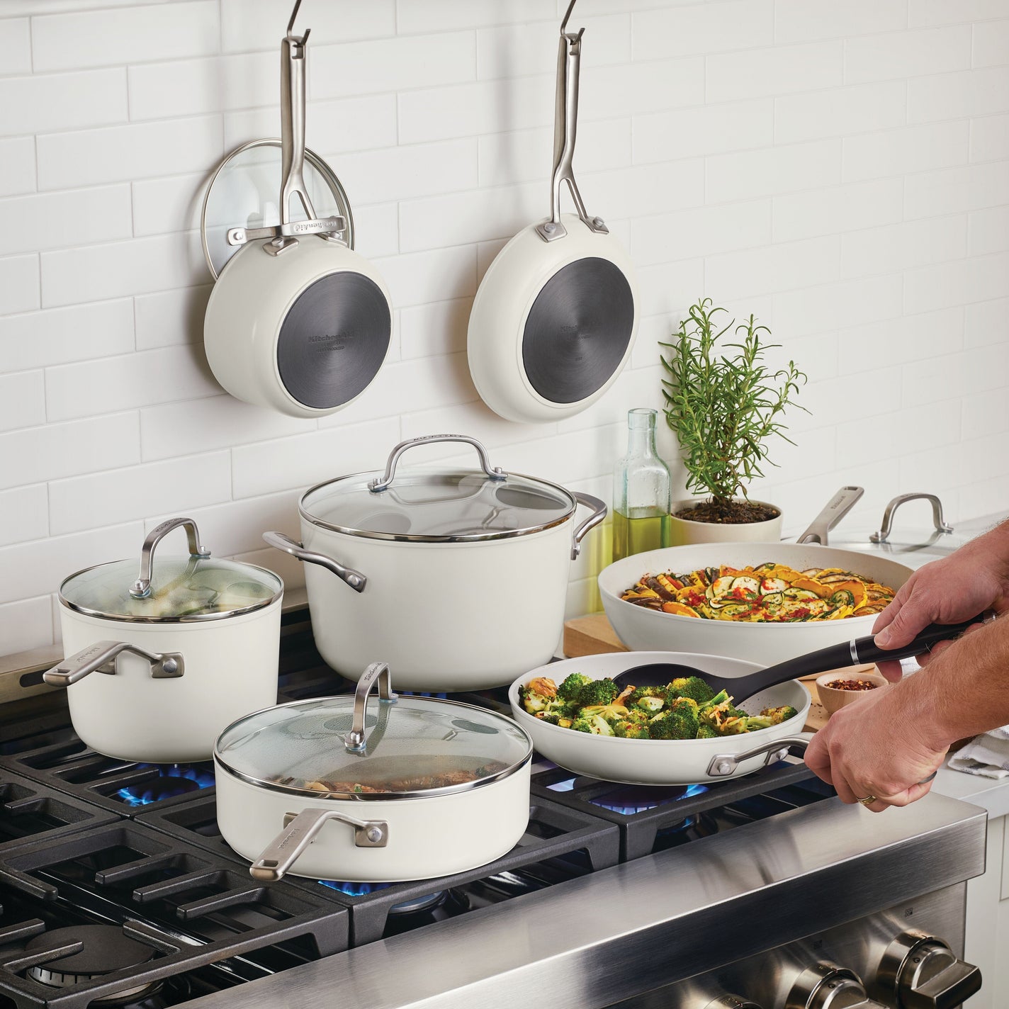Kitchenaid Set KitchenAid 12pc Hard Anodized Ceramic Cookware Set - White – Meyer Canada